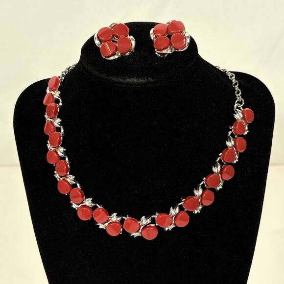Red Thermoset Necklace and Clip Earrings Vintage Silver Tone Leaves Set Retro - Picture 8 of 10